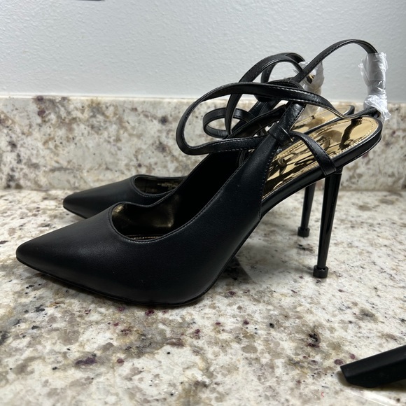 GUESS Black Strappy Staton Pointy Toe Stiletto  Heel Pumps 11M NEW - Picture 5 of 10